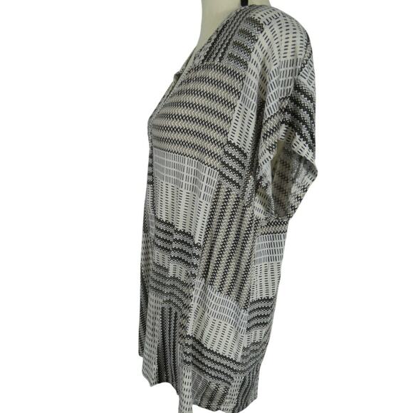 Dana Buchman XL Blouse V-Neck Rayon Geometric Design Casual Artsy Festival - Picture 3 of 8